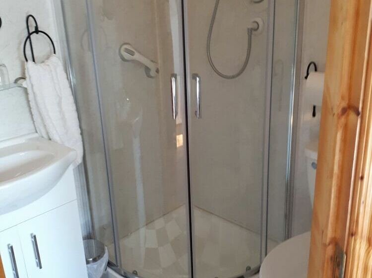 חדר סטנדרט, The Ring Farmhouse