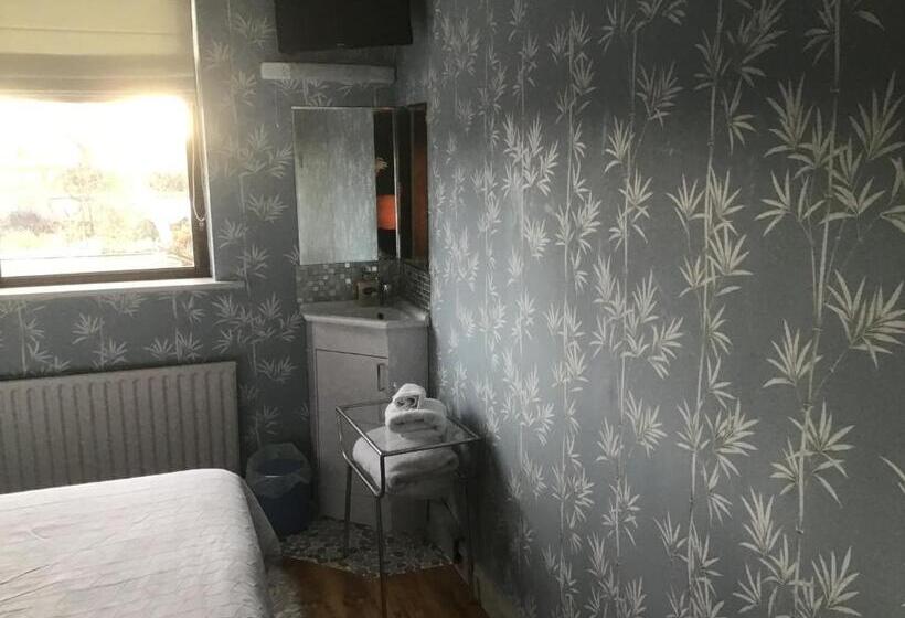 חדר אקונומי יחיד, The Ring Farmhouse