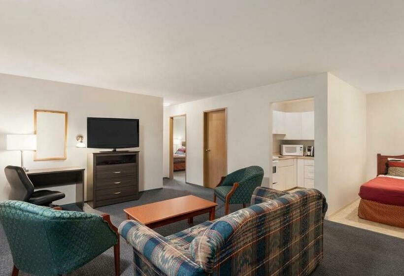 2 Schlafzimmer Suite, Travelodge By Wyndham Mcbride