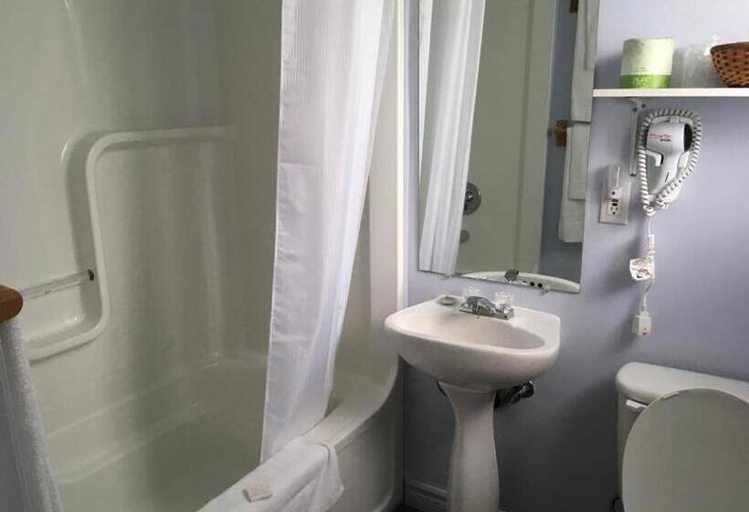 غرفة قياسية سرير ملكى, Travelodge By Wyndham Port Elgin