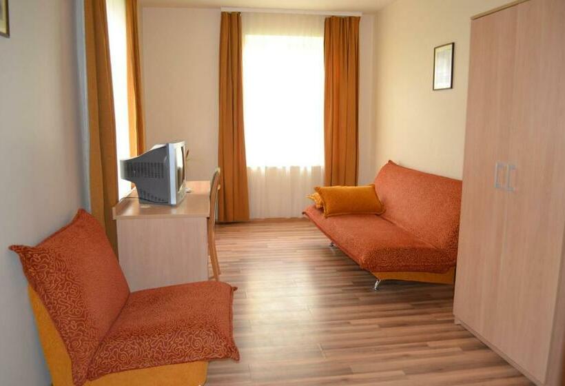 اتاق خانوادگی, Vila Evelina