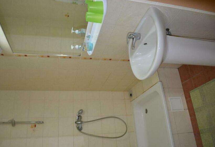 اتاق استاندارد سه نفره, Vila Evelina