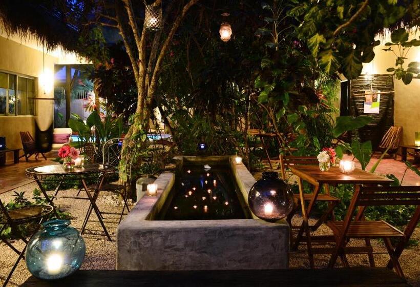 ガーデンビュースイート, Villas Geminis Boutique Condo