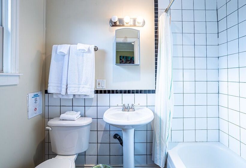 סוויטה, Woodside Inn