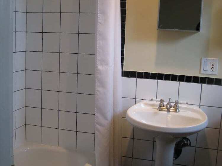 סוויטה, Woodside Inn