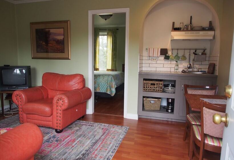 סוויטה, Woodside Inn