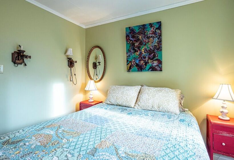 סוויטה, Woodside Inn