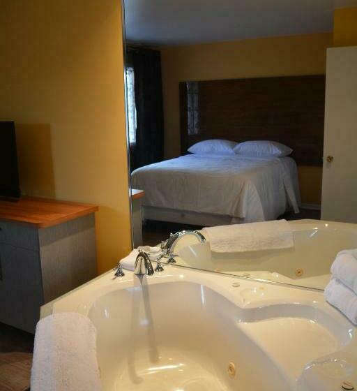 Люкс с гидромассажем, Motel Des Pentes Et Suites