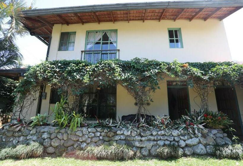 Номер Стандарт, Tierra Magica B&b And Art Studio