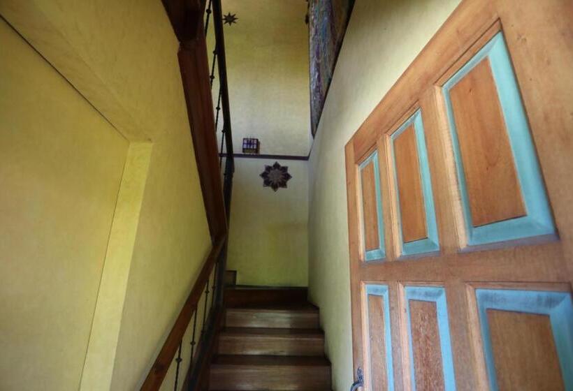 带大床的标准间, Tierra Magica B&b And Art Studio