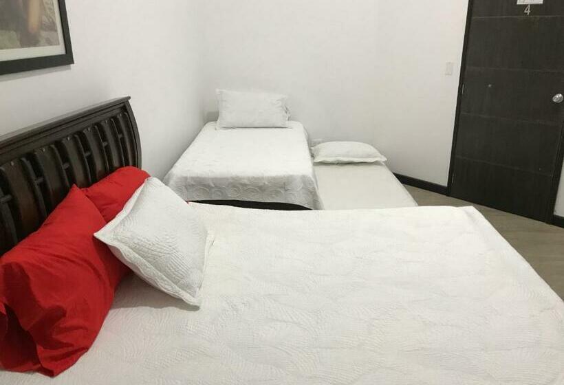 Четырехместный Номер Стандарт, Hospedaje Solymar Sarie Bay
