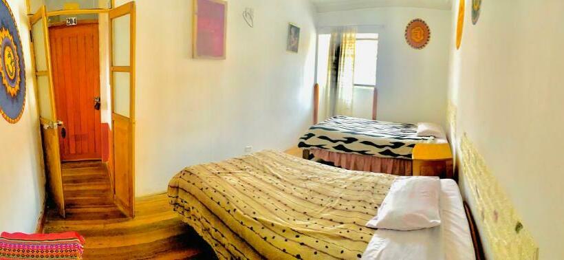 Quarto Estandar, Ukumari Hostel