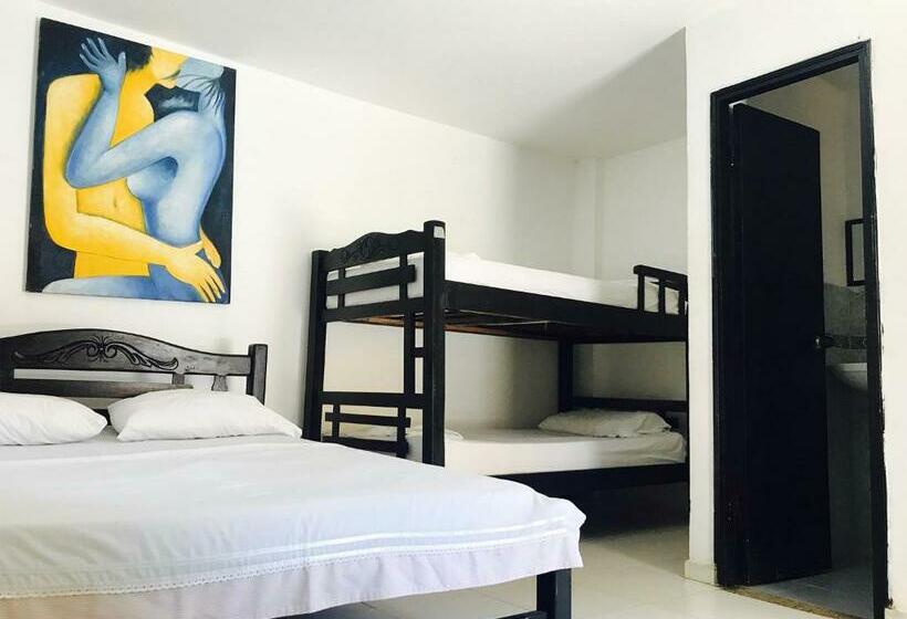 Номер Стандарт, Hostel Nirvana Taganga
