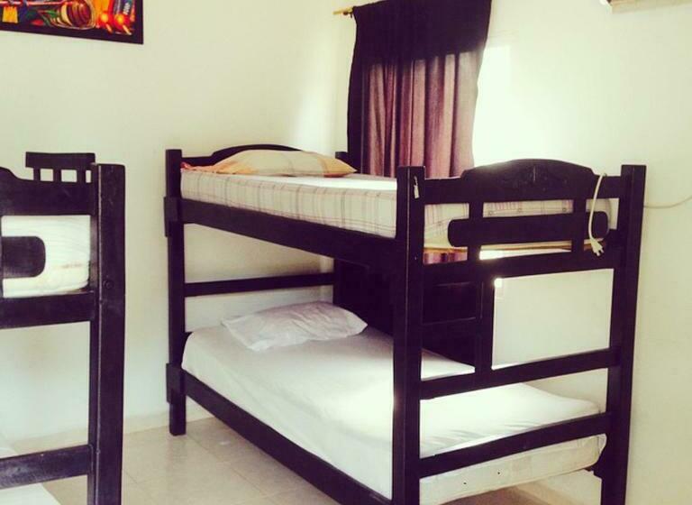 共用房间的床, Hostel Nirvana Taganga