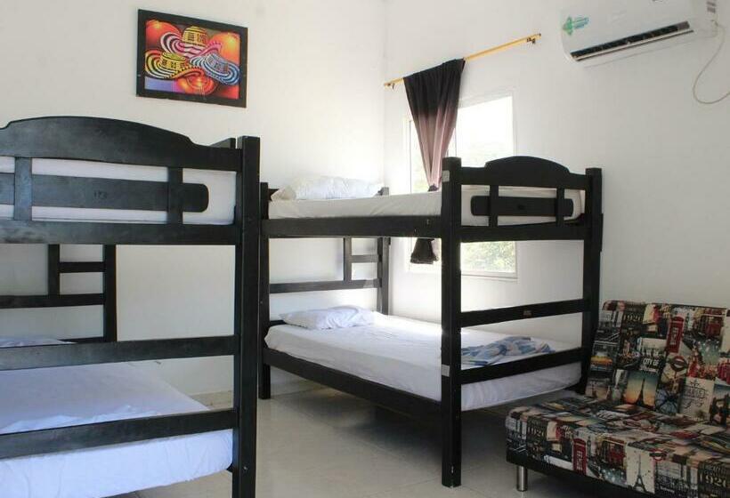 Кровать в Общей Комнате, Hostel Nirvana Taganga