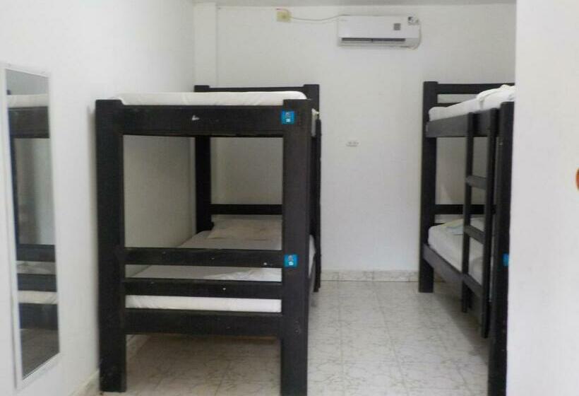 Кровать в Общей Комнате, Hostel Nirvana Taganga