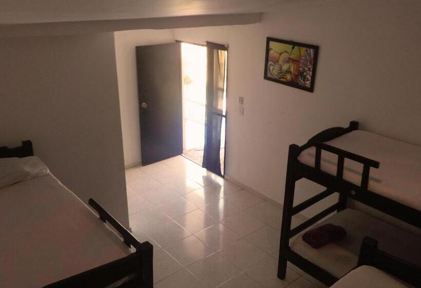 Кровать в Общей Комнате, Hostel Nirvana Taganga
