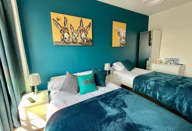 Standard room with outdoor bath, Bryncelyn Guesthouse