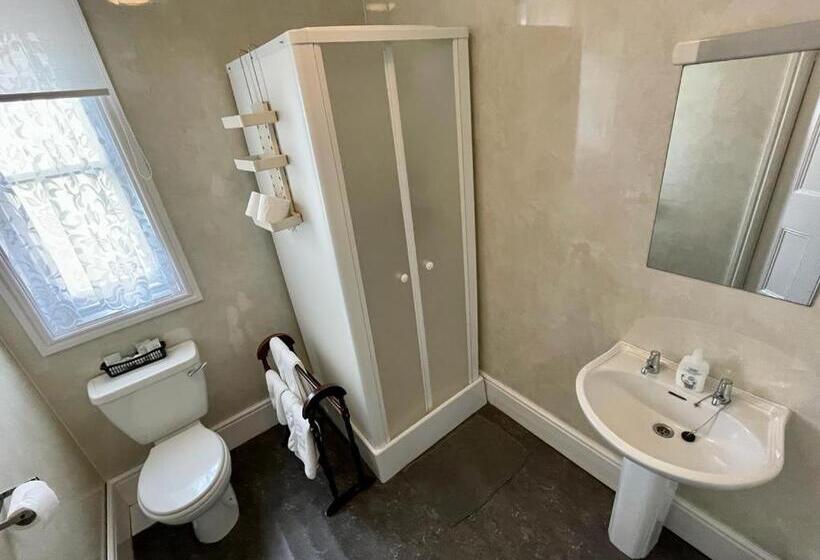 Standard room with outdoor bath, Bryncelyn Guesthouse