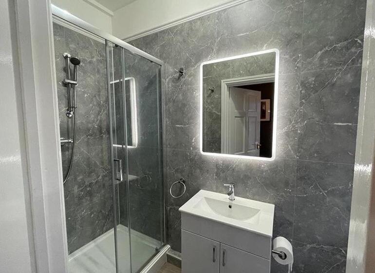 סוויטת 2 חדרי שינה, Bryncelyn Guesthouse