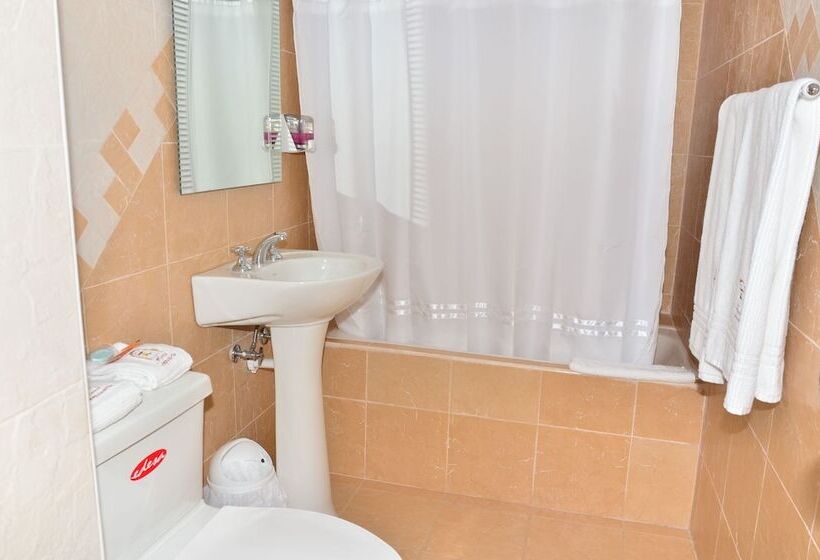 غرفة قياسية ثلاثية, Campanario