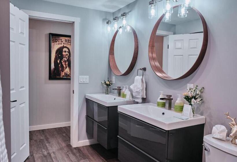 Apartament 3 Dormitoris, Creekside Villa