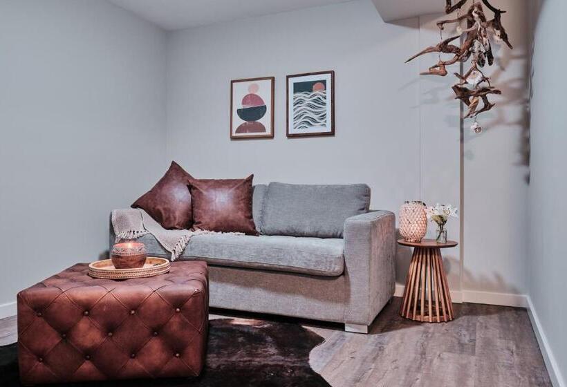 Apartament 3 Dormitoris, Creekside Villa