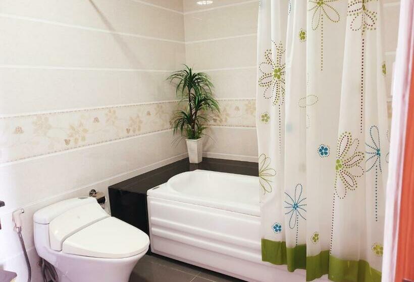 اتاق سوپریور, Palace