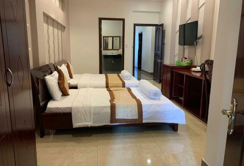 اتاق استاندارد سه نفره, Phuc Hung