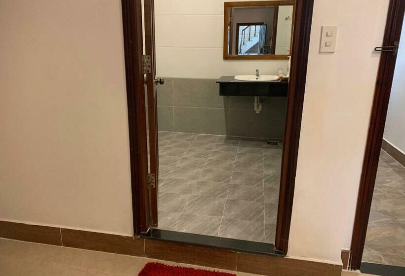 اتاق استاندارد سه نفره, Phuc Hung