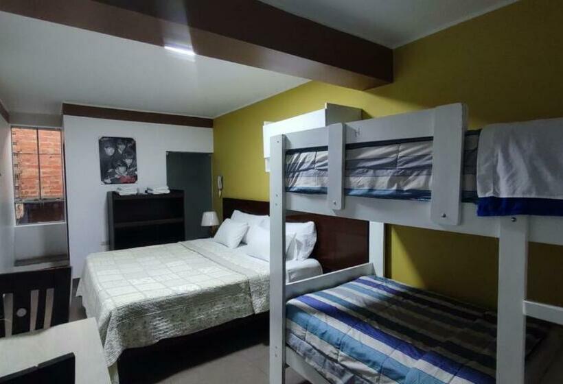 اتاق خانوادگی, Santa Maria