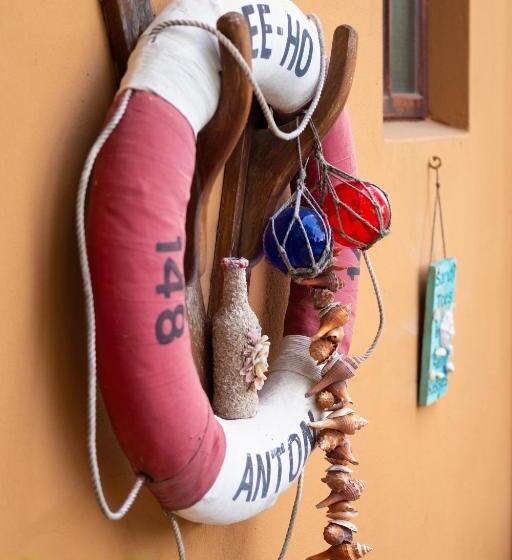 Estudio Estàndard, Treetops Guesthouse