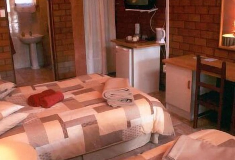 Estudio Estàndard, Treetops Guesthouse