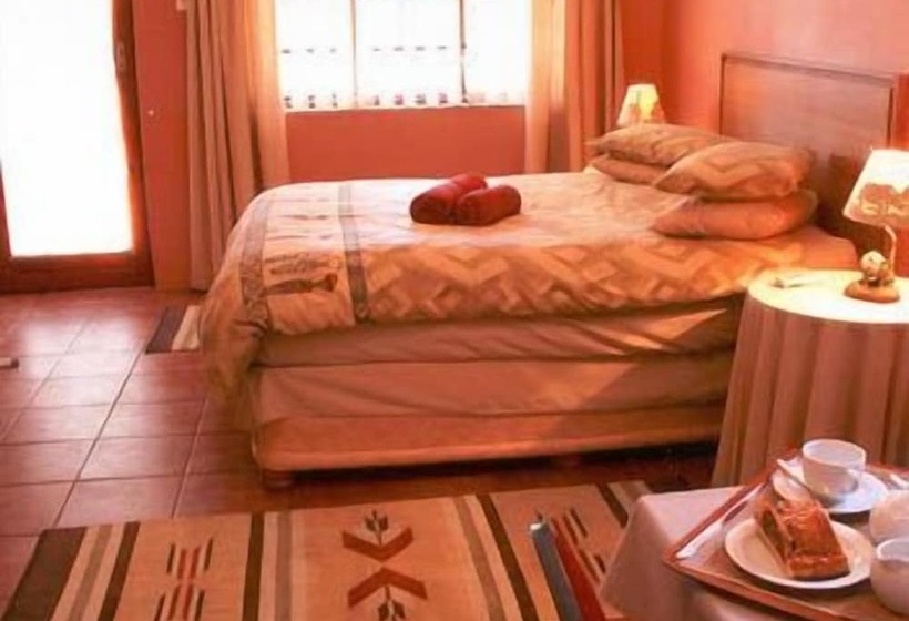 Estudio Estàndard, Treetops Guesthouse