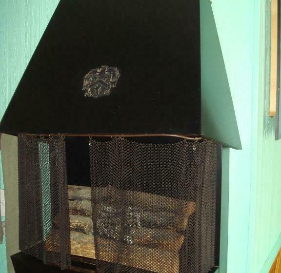 جناح مزود بجاكوزى, Motor Court Motel