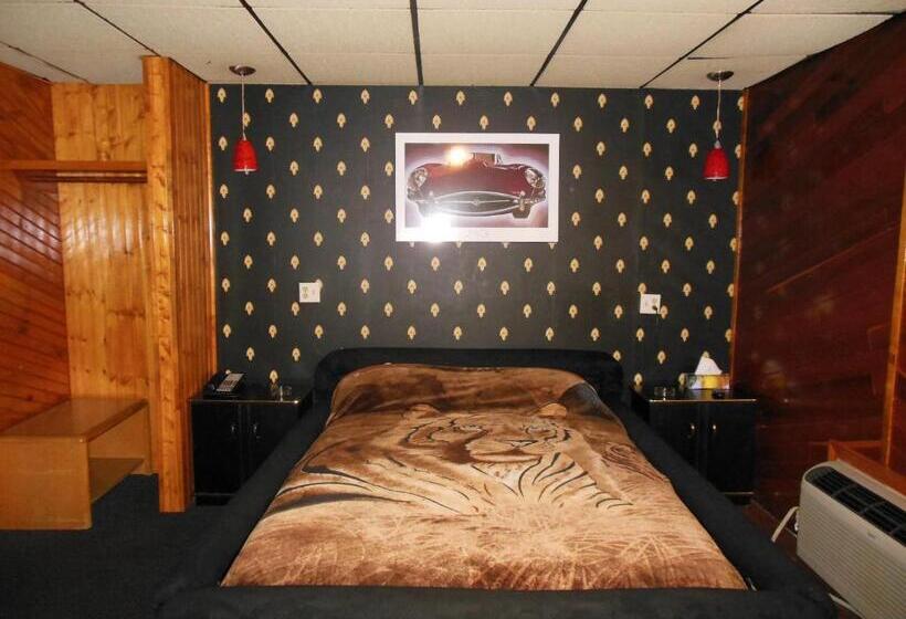 Люкс Superior, Motor Court Motel