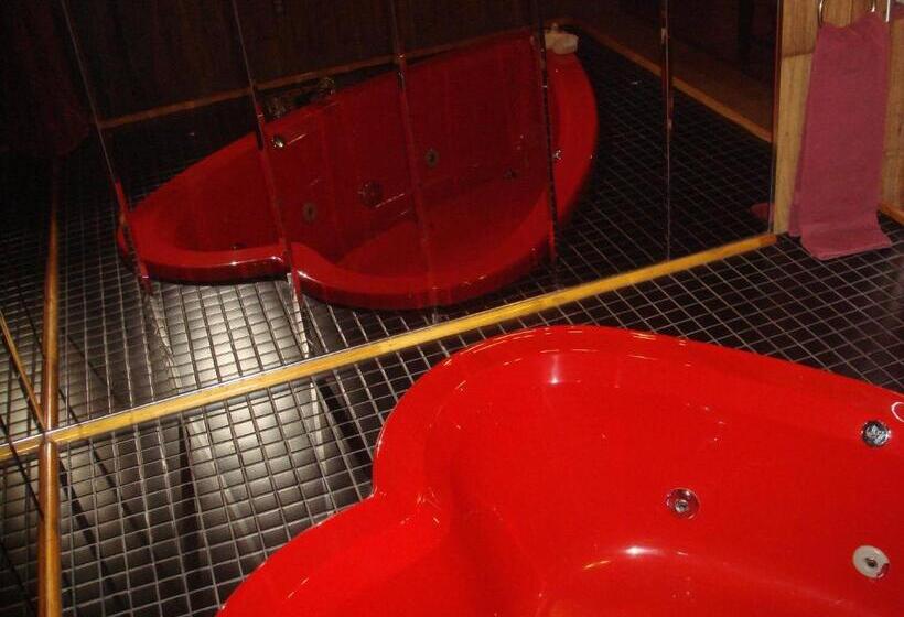 جناح سوبيريور, Motor Court Motel