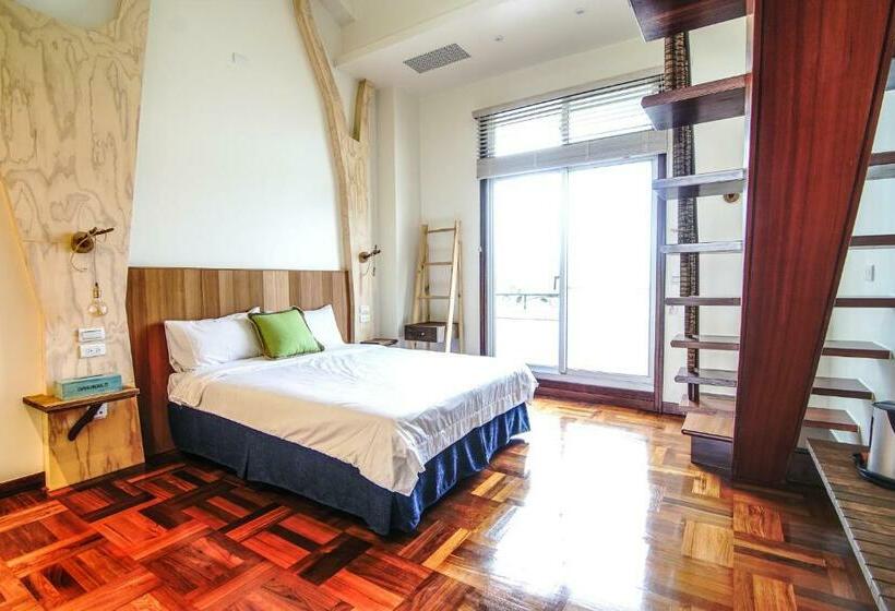 اتاق استاندارد چهارنفره با بالکن, Yun Tien Feng Chuan B&b