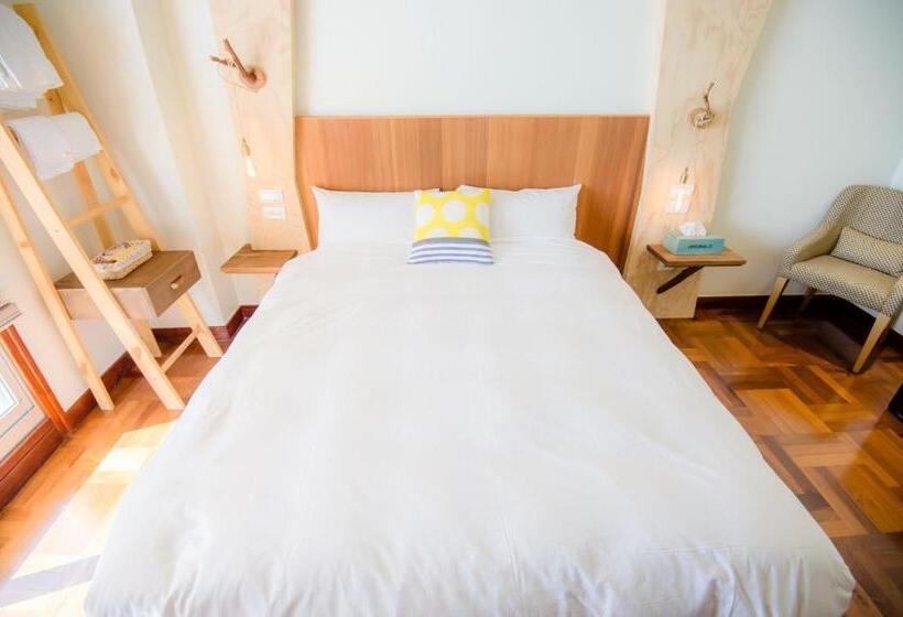 اتاق استاندارد چهارنفره با بالکن, Yun Tien Feng Chuan B&b