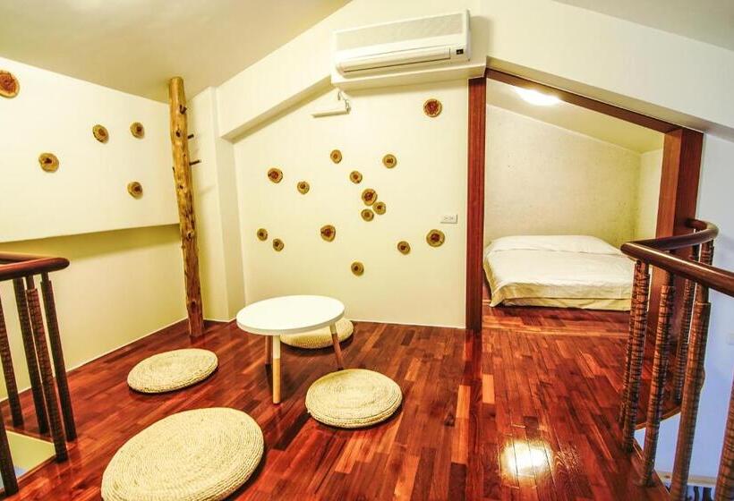 سوییت خانوادگی, Yun Tien Feng Chuan B&b