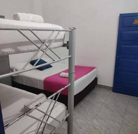 スタンダード４人部屋, Hostal 1811