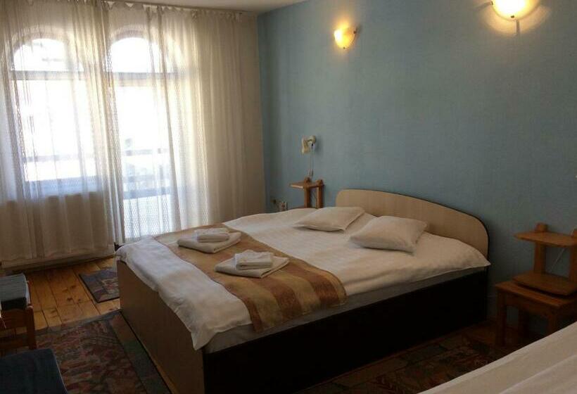 غرفة قياسية ثلاثية, Pension Casa Alba