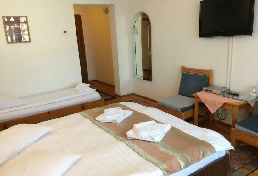 スタンダードトリプルルーム, Pension Casa Alba