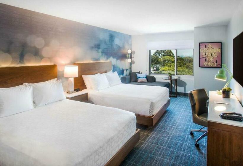 غرفة قياسية سرير كينج, Cambria Hotel Lax