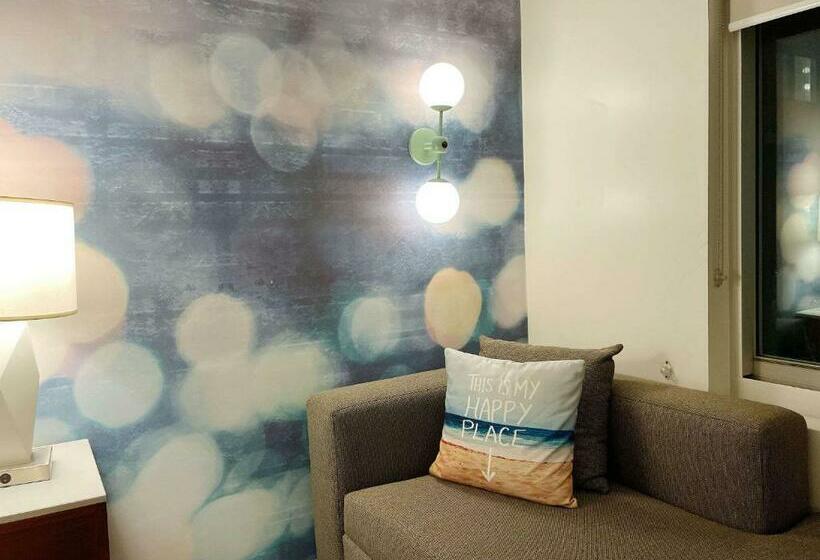 غرفة قياسية سرير كينج, Cambria Hotel Lax