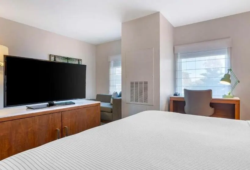 身障者適用スイートルーム, Cambria Hotel Lax