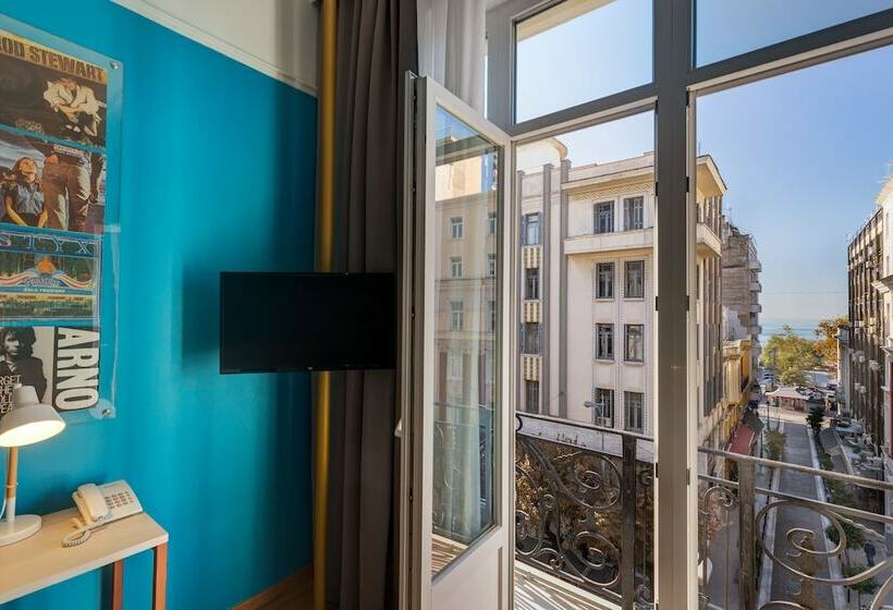 غرفة قياسية إطلالة جانبية علي البحر, Colors Urban Hotel Thessaloniki