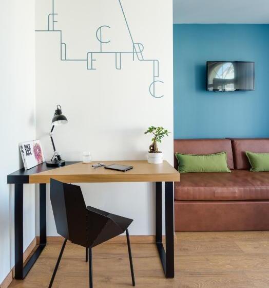 غرفة قياسية إطلالة جانبية علي البحر, Colors Urban Hotel Thessaloniki