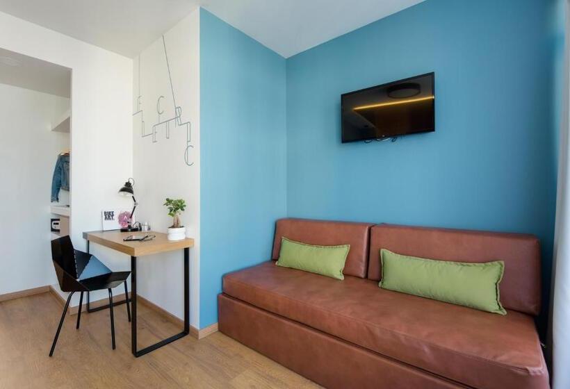 غرفة قياسية إطلالة جانبية علي البحر, Colors Urban Hotel Thessaloniki