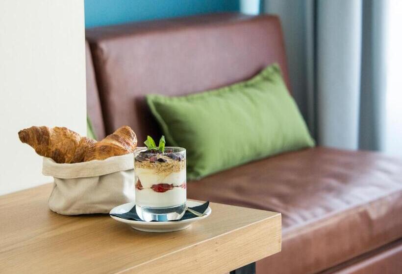 غرفة قياسية إطلالة جانبية علي البحر, Colors Urban Hotel Thessaloniki